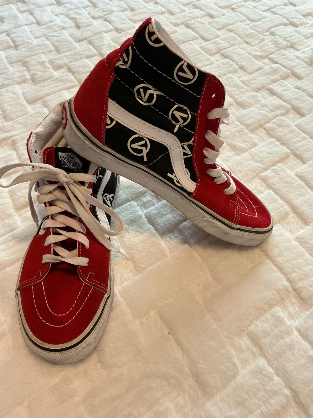 Vans Sk8-Hi Red & Black Logo High-Top Skate Sneakers W/7.5-M6 GUC